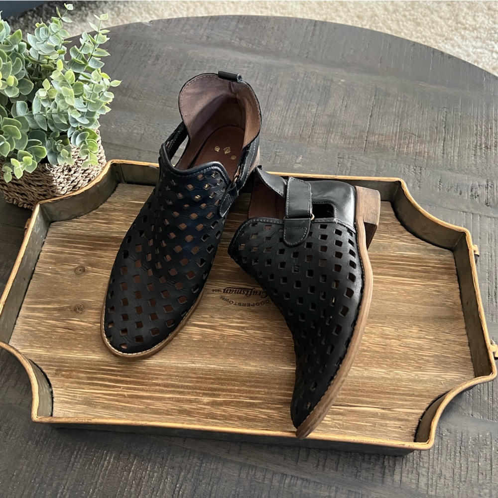 Musse & Cloud Black Leather Booties